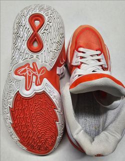 Nike Kyrie Infinity TB basketball sneakers