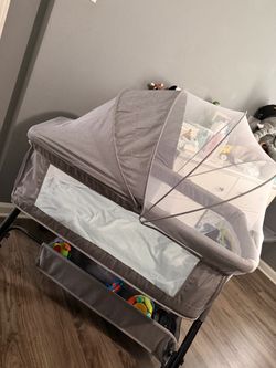 Baby Bassinet with Canopy and Storage