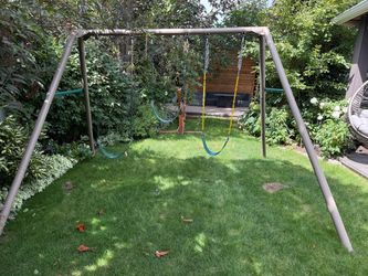 7’ Swing Set - Lifetime