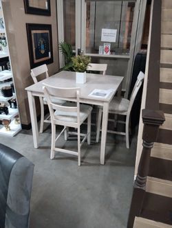 Henry Counter height Table With 4 Chairs 