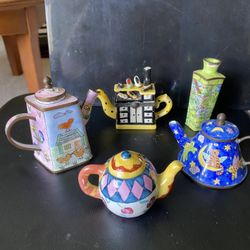 Mini Teapot And Vase $5 Each