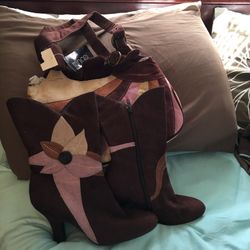 Purse/boots