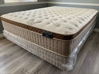 Queen organic cloud edition Europillow top 12inch mattress!