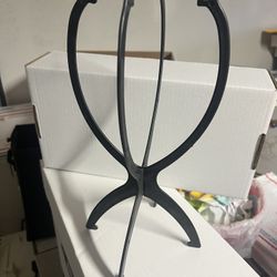 Set of 7 Plastic Wig Stands