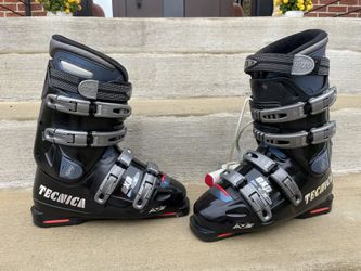 Woman’s Tecnica All Mountain Ski Boots
