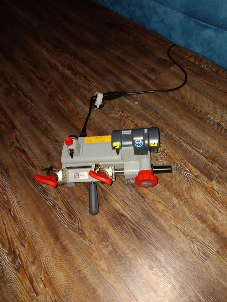 Key Copy Machine