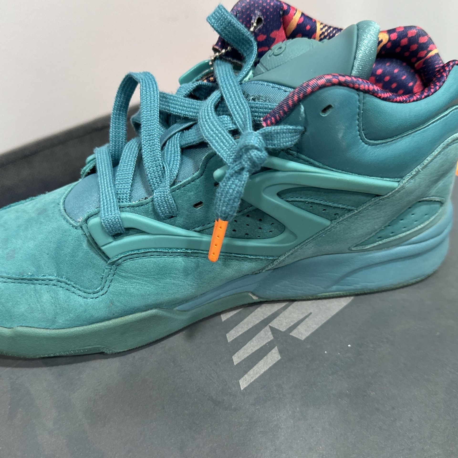 Men’s 8.5 REEBOK PUMP OMNI LITE LEMAR & DAULEY COURT VICTORY TWILIGHT BRAND