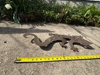 Metal Gecko Lizard Garden Art Sculpture