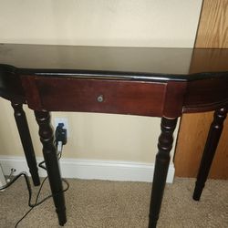Elegant console table with drawer