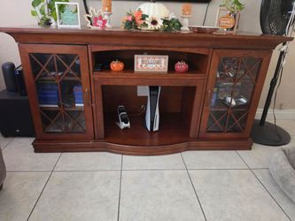 Entertainment center