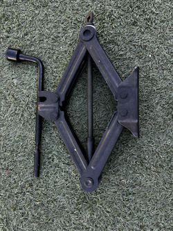 CAR JACK and JACK HANDLE- Metal