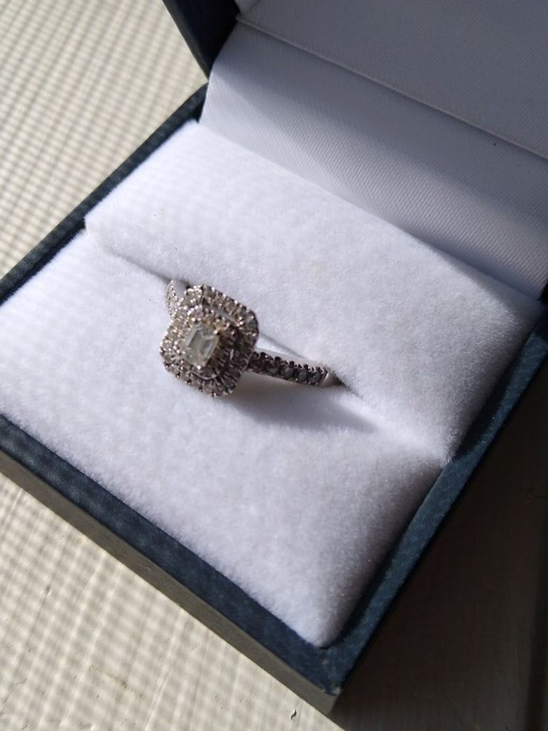 Wedding/Engagement Ring