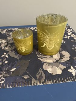 BEAUTIFUL CANDLE HOLDERS WITH BEE EMBELLISHMENTS.  YELLOW MIRROR GLASS.
