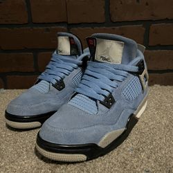 🔵 Slightly Used Jorden 4 UNC 🔵