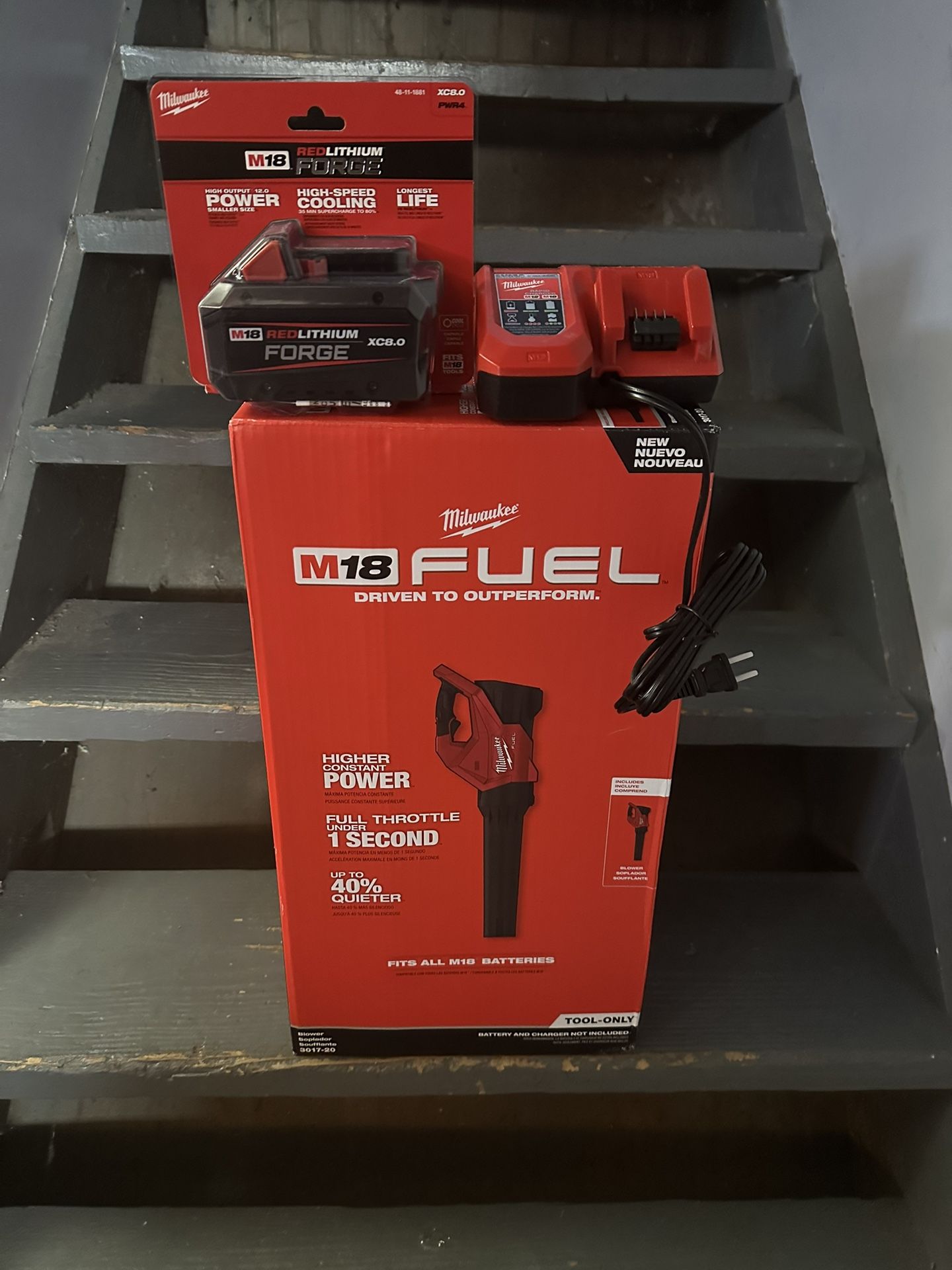 New Milwaukee Blower & 8.0 Forge And Rapid Charger