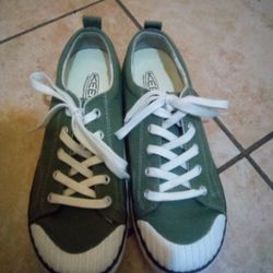 Army Green Keen Size 7.5