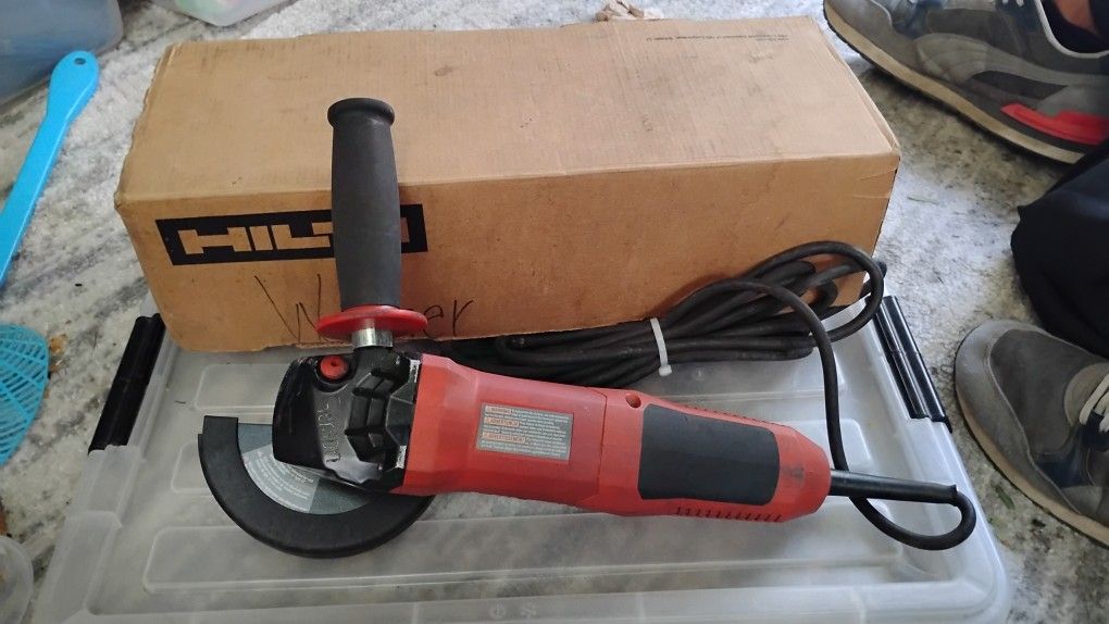 HILTI GRINDER 
