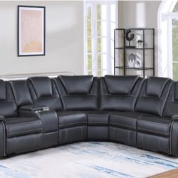 New 3 Recliner Sectional Couch! Free Delivery 🚚!