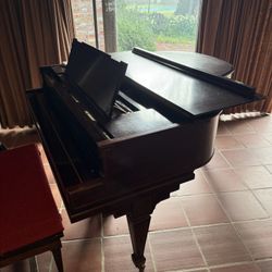 Ivers & Pond Console Upright Piano - Excellent Condition, Dark Mahogany Finish