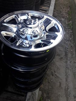 18 inch Dodge ram Wheels 8 lugs $160 all four Rines 18s para dododge ram 8 birlos $160 los cuatro