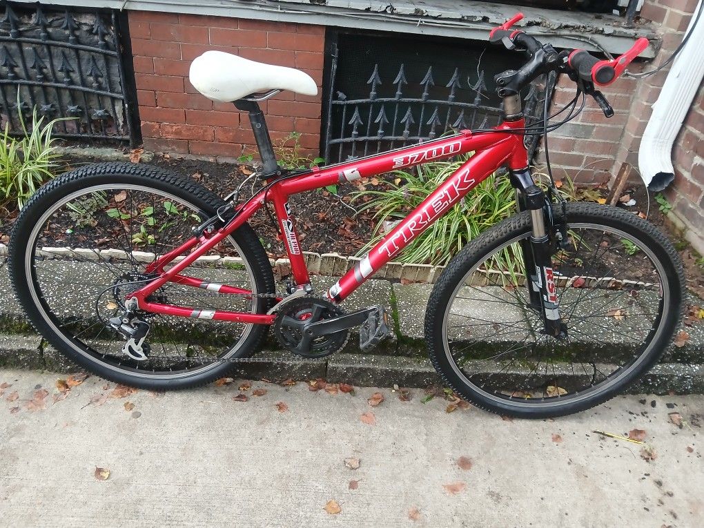 Trek 3700