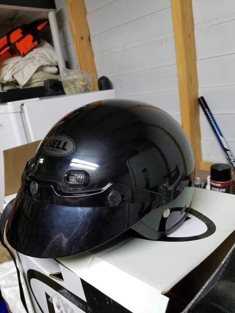 Bell motorcycle helmet size small
