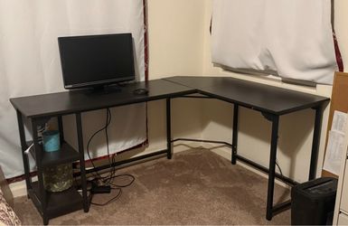 Black Desk