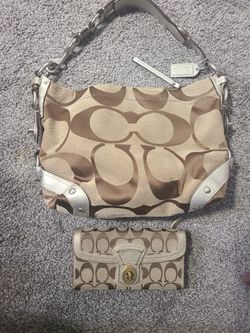 Coach Carly With Wallet