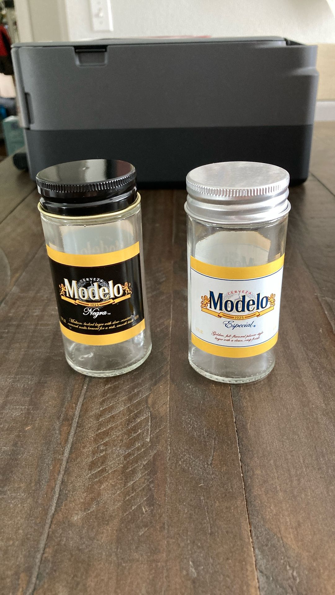 Modelo Cerveza Salt & Pepper Set (Read)