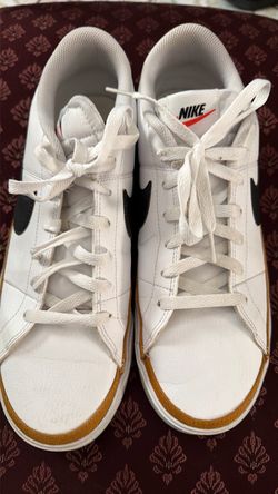 Nike White Low-Top Sneakers with Gum Sole