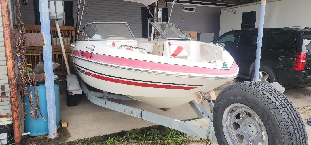 18 Ft Gaston, V6 4.3 Volvo Penta Engine & Drive, Easy Load Trailer., Tires Like New. Spare Never Used. Sold By MJ enterprises. Marie Mechanic