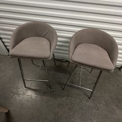 BARSTOOL IN GREY FABRIC ((delivery Available))🚙 