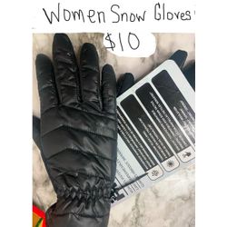 WOMEN SNOW GLOVES 🧤 **NEW* 10$ EACH - HAVE MORE PAIRS