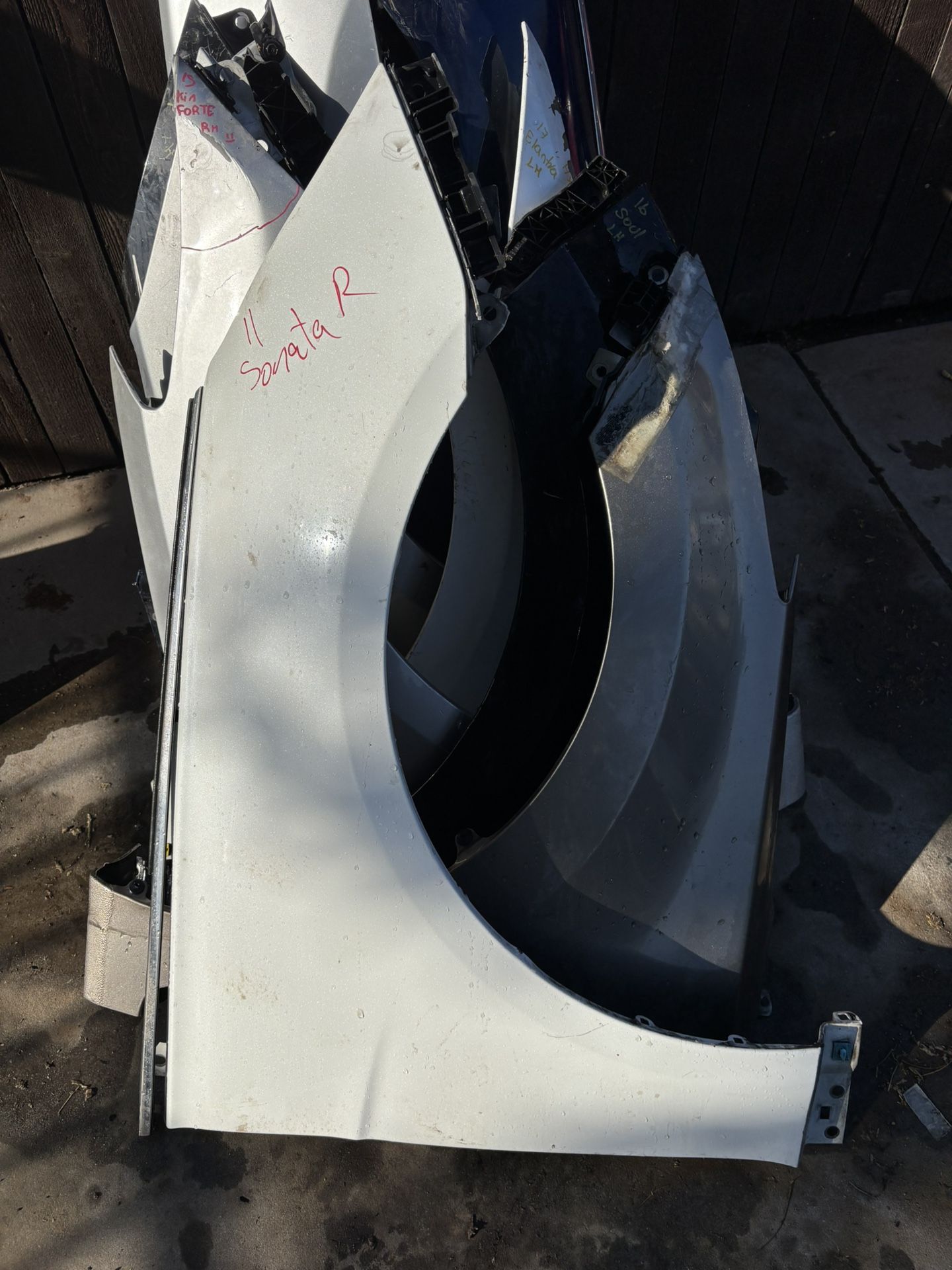 2011 Hyundai Sonata RH Fender 
