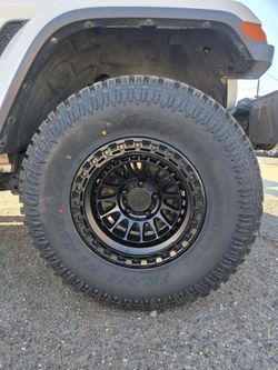 17x9 Mojave Lock Off-road Rines y Llantas 35/1250/17 Atturo XT