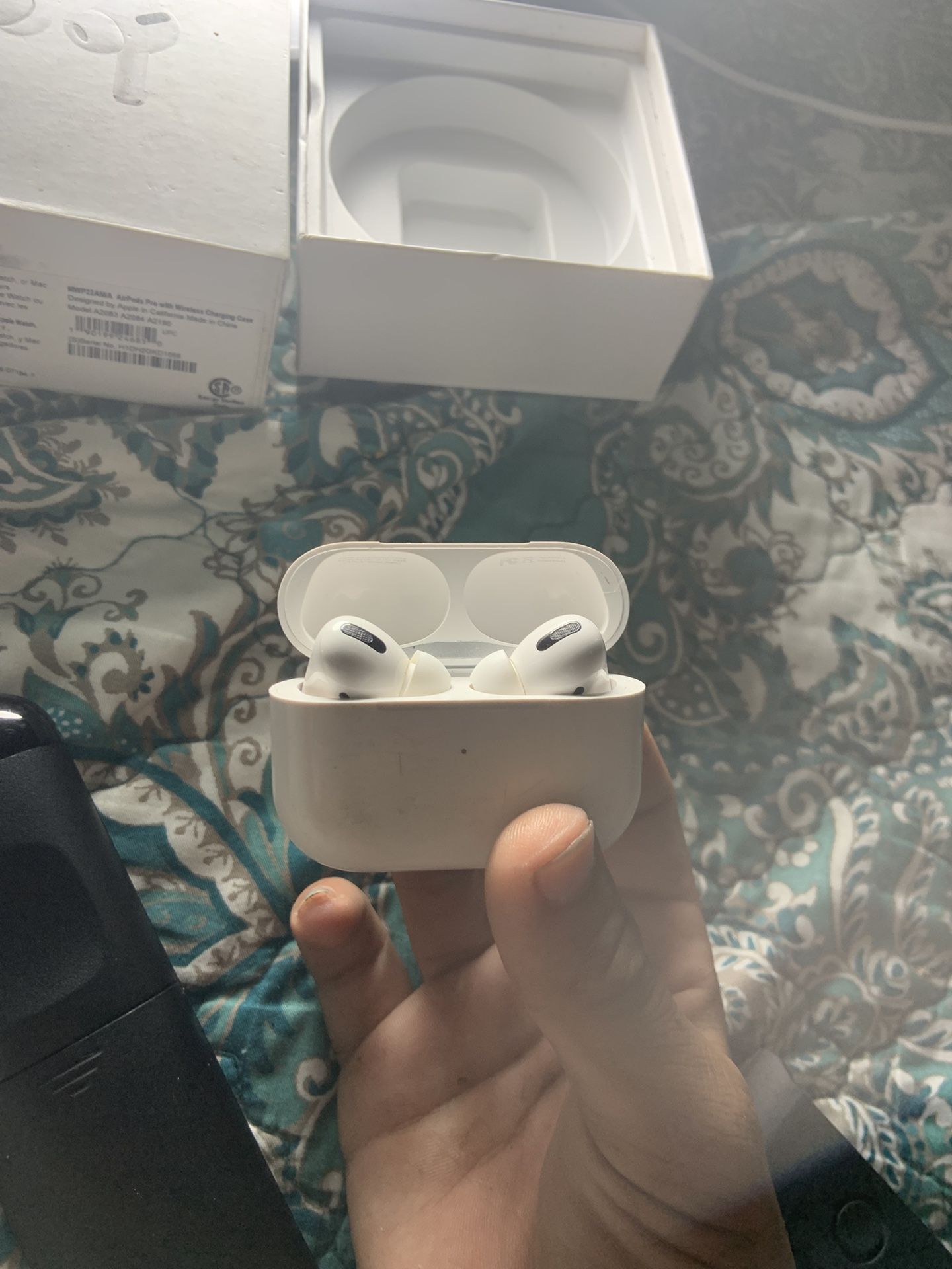 AirPods