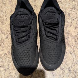 Size 6.5 Nike Air Max 270