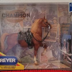 Breyer #1111 Gene Autry's 'CHAMPION' Hollywood Heroes Series-Video-Chestnut
