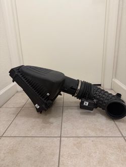 2023 Chevrolet Camaro 2ss OEM Air Filter Box with Intake Tube