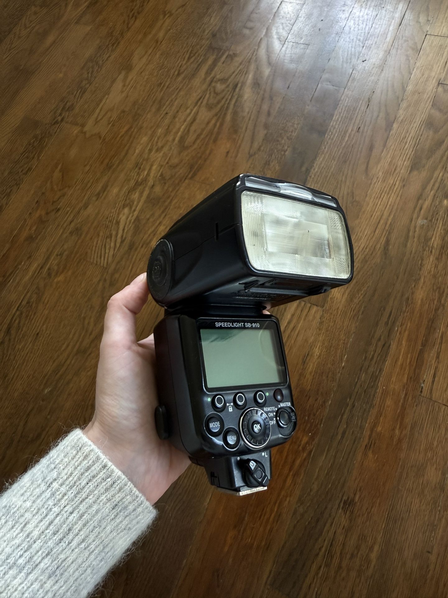 Nikon SB-910 Speedlight