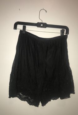 Women’s shorts size small