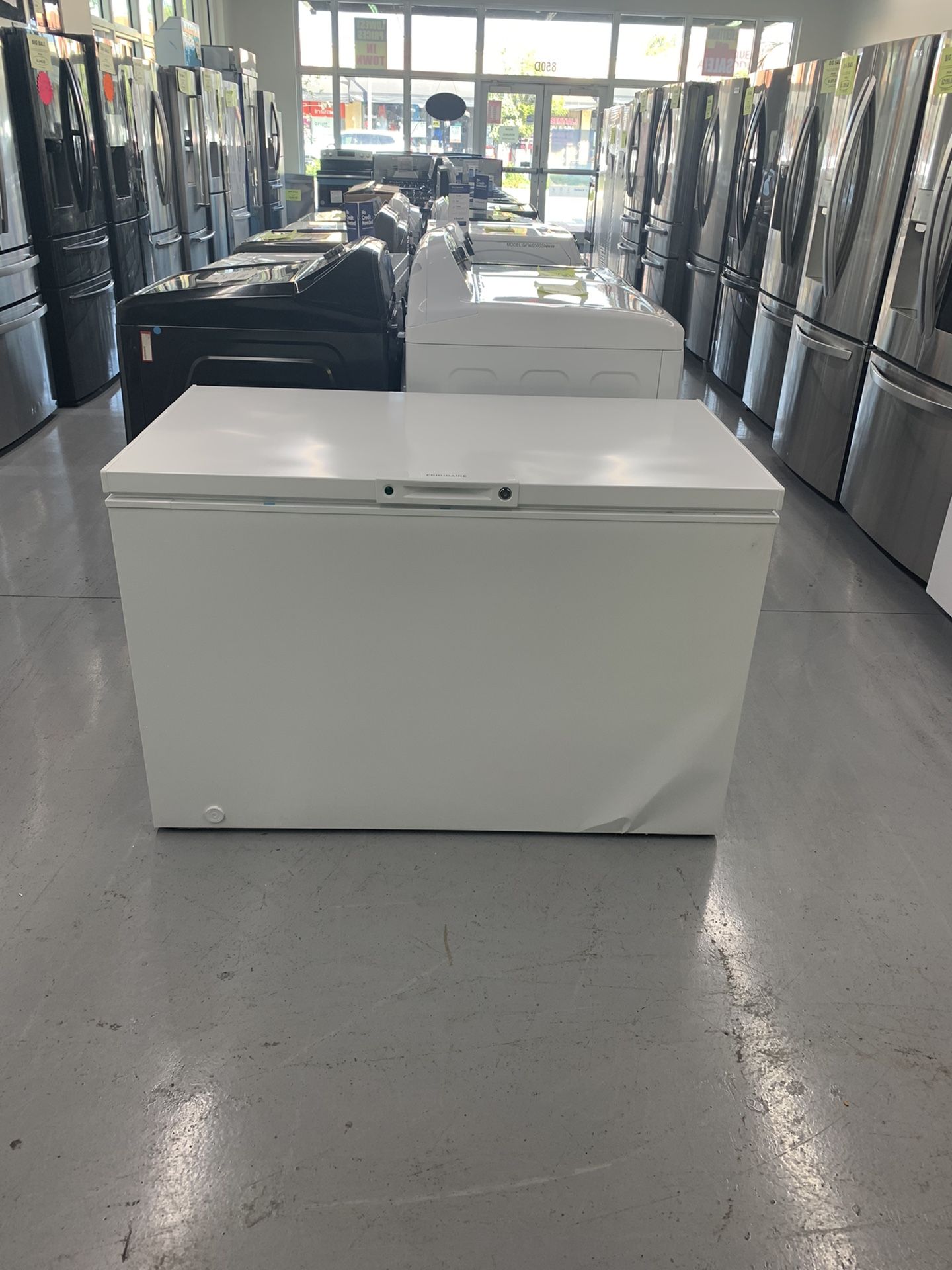 Frigidaire 12.8 Cu. Ft. Chest Freezer.