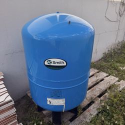 A.O. Smith Hydro-Pneumatic Pump Tank 52 Gallon