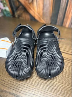 Crocs new with tags