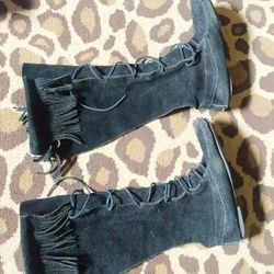 Vintage Black Minnetonka Moccasin Boots! 6.5 or 7