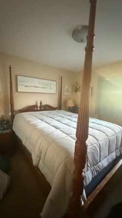 Free - Queen 4 Poster Bed with Box Spring