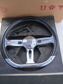 D-shaped steering wheel with Chevy adapter 14 inch
