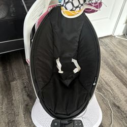 4 Moms Mamaroo
