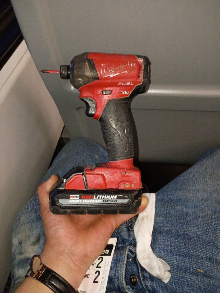 Milwaukee Drill Co3.0 Battery