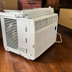 Window Air Conditioner – Used Less Than 3 Months